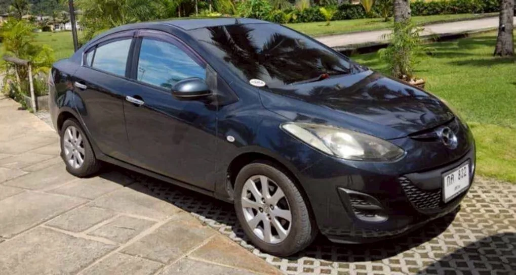 Operator-supplied Sedan